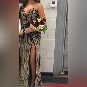 Portia and Scarlett Prom Dress